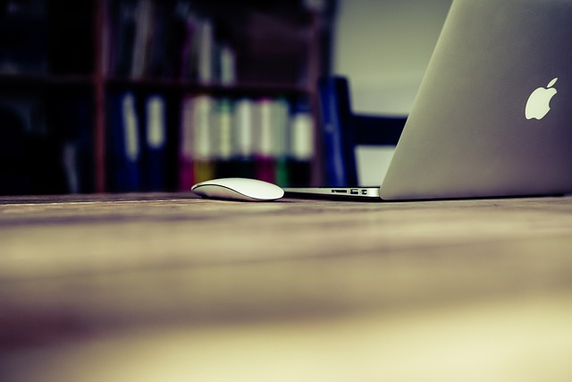 **Podatkowy labirynt freelancera: Jak uniknąć pułapek i zoptymalizować rozliczenia online przy pracy zdalnej z zagranicy?** - 5 2025